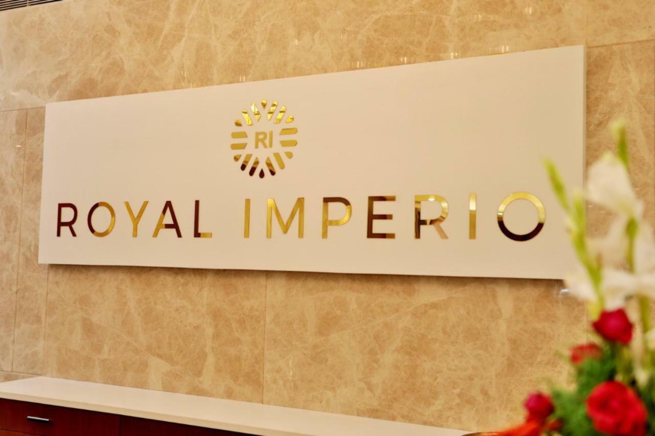 Отель Royal Imperio Фаридабад Экстерьер фото